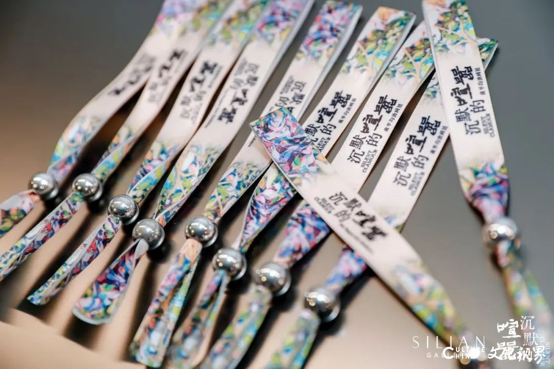“沉默的喧嚣——戴平均个展”昨日在广州开展