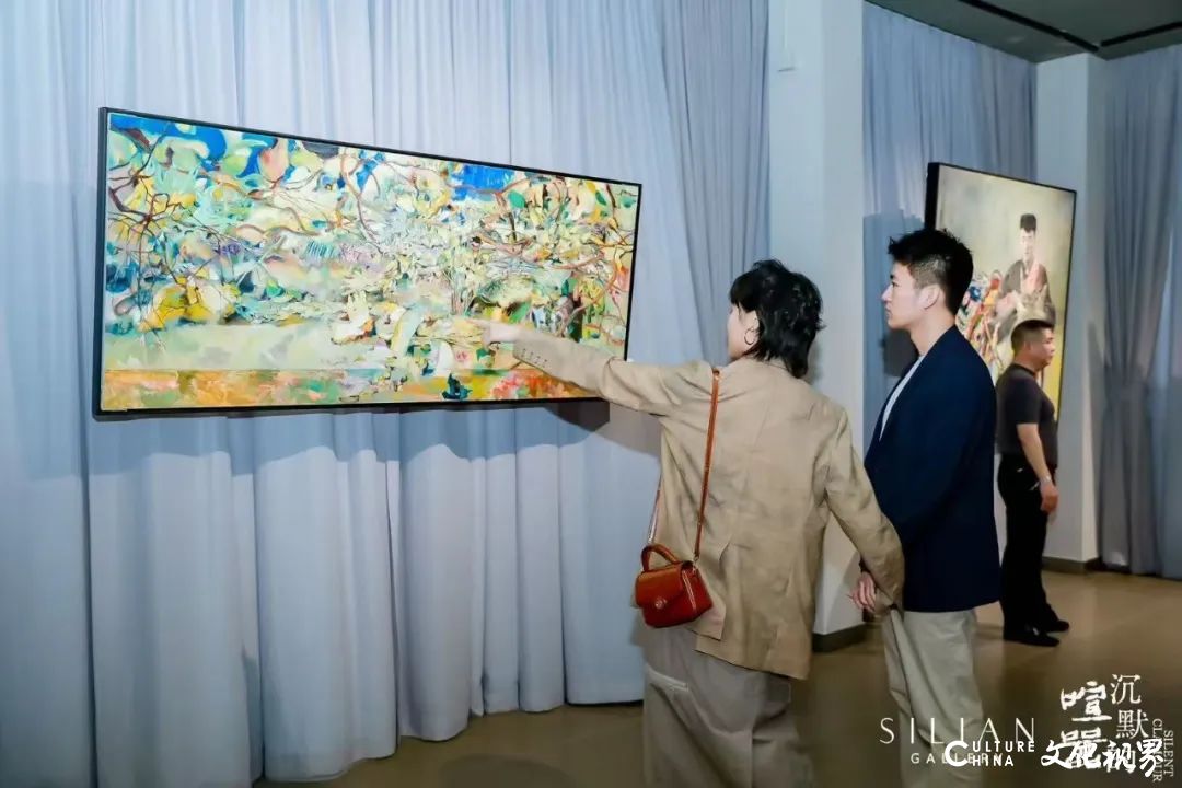“沉默的喧嚣——戴平均个展”昨日在广州开展