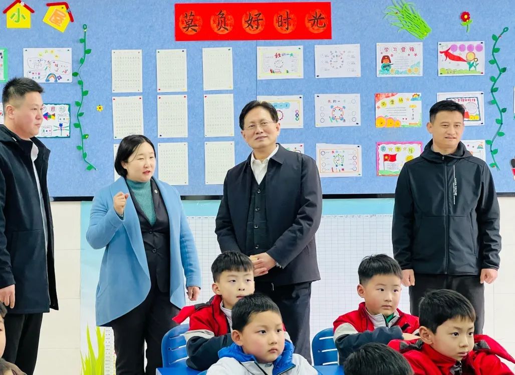 山师大基础教育集团总校长苗禾鸣到山师中铁实验学校调研指导