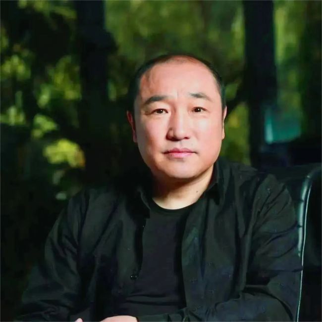 一个时代的艺术童话——品悟卢禹舜绘画语言的神秘性