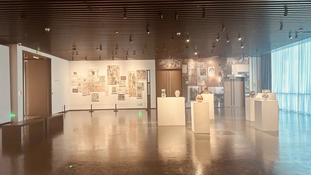 风起笔墨 舞动心灵——张培成“不舍微风”艺术展在上海展出中