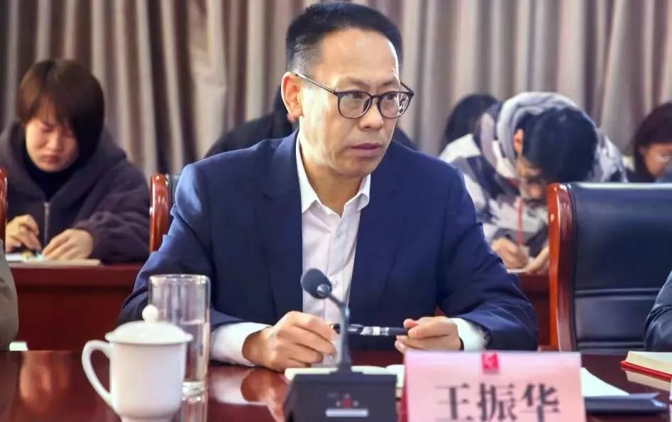 世博华创举行事业部总经理聘任暨经营管理目标责任书签订仪式