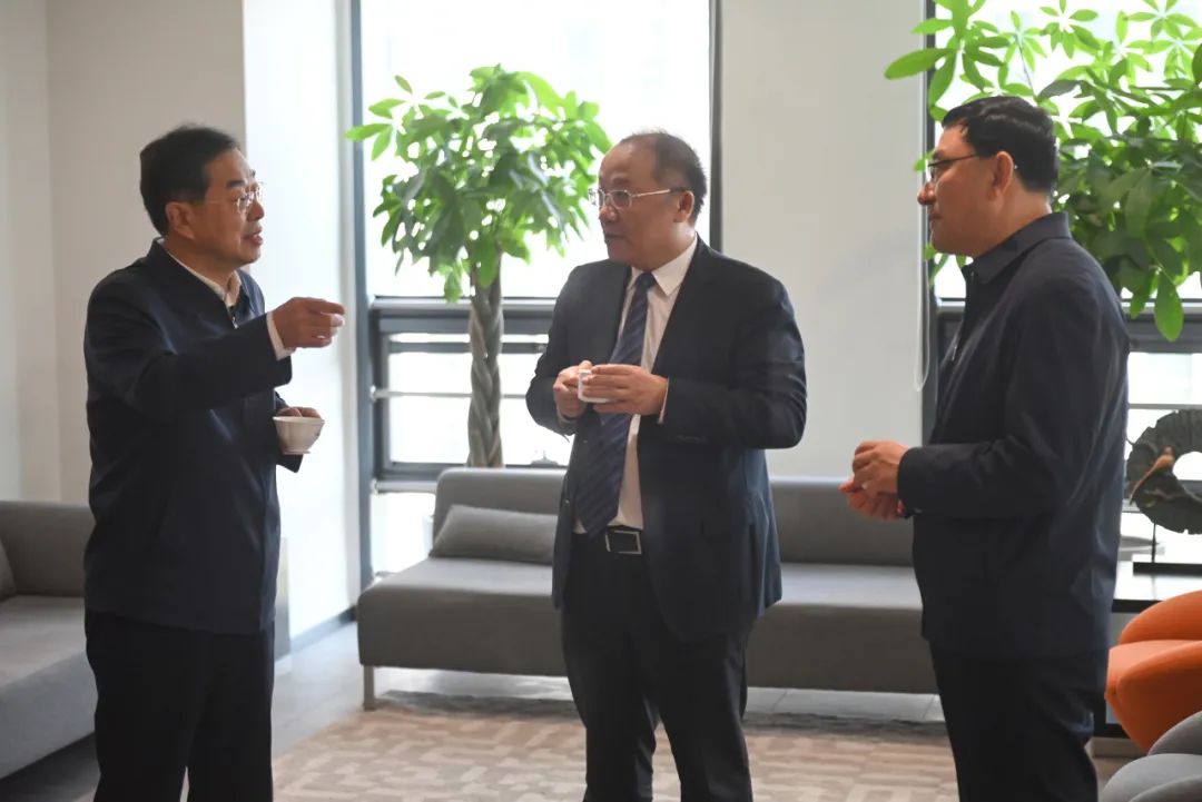 山东省人大常委会副主任、党组书记杨东奇莅临康桥律所走访联系全国人大代表张巧良并调研
