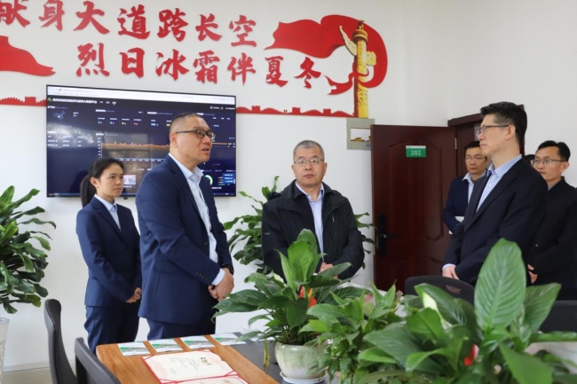 山东高速集团党委常委、副总经理房建果一行到泸州东南公司调研