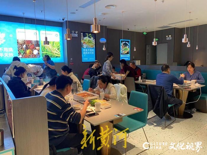 食安风波中的半天妖：有门店营业额下跌，“全员参股”模式引争议