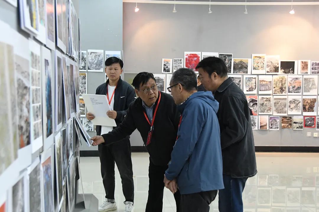 河南省第十四届美术作品展览初评工作会在郑州举行