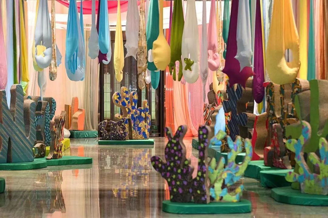 “形式的自觉——唐承华艺术展”、“唐承华《移动花园》装置艺术展”明日在嘉兴开展