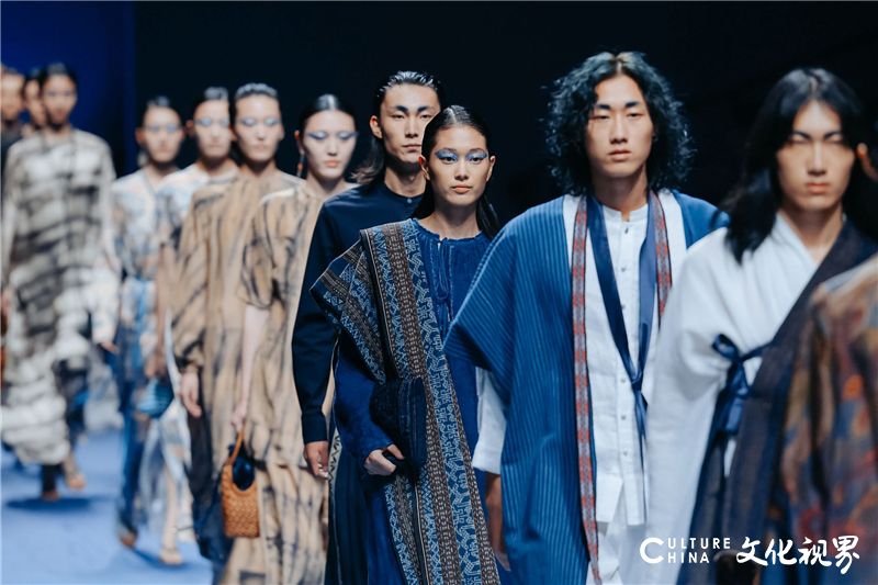 坚守初心使命 重塑黎锦辉煌——专访新时代黄道婆精神的传承者郭凯