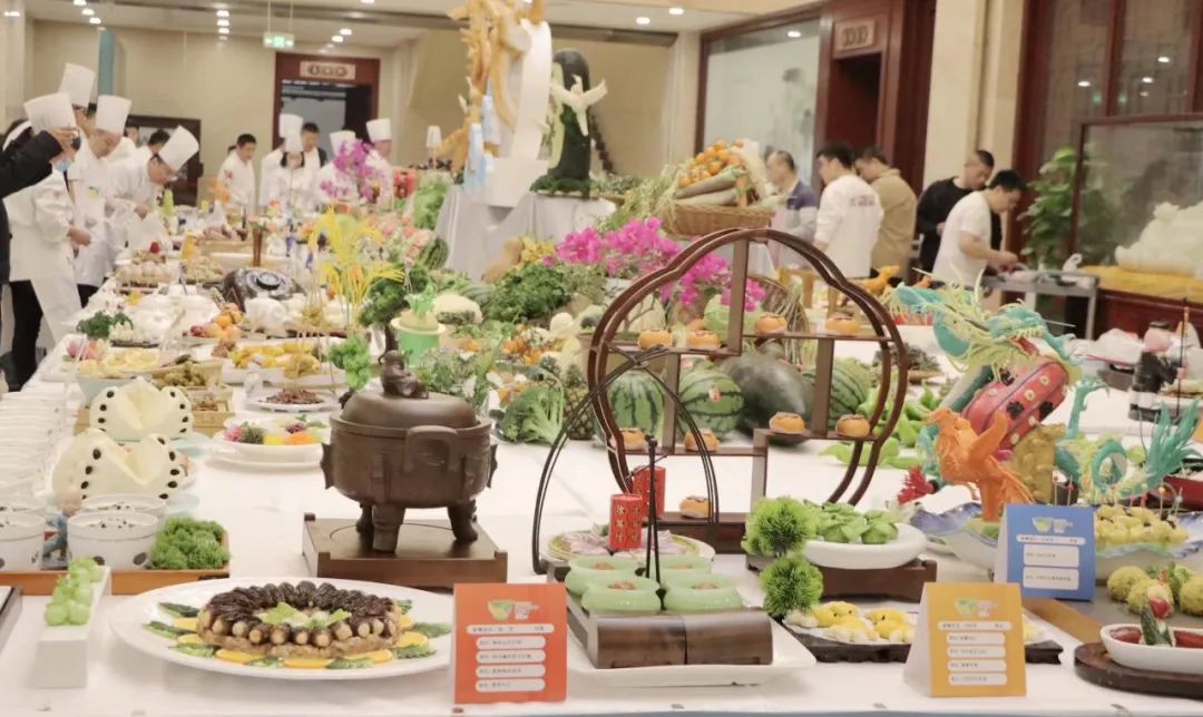金奖荣耀展厨艺——莱西市职业教育中心学校教师在山东省乡村旅游美食大赛中获佳绩