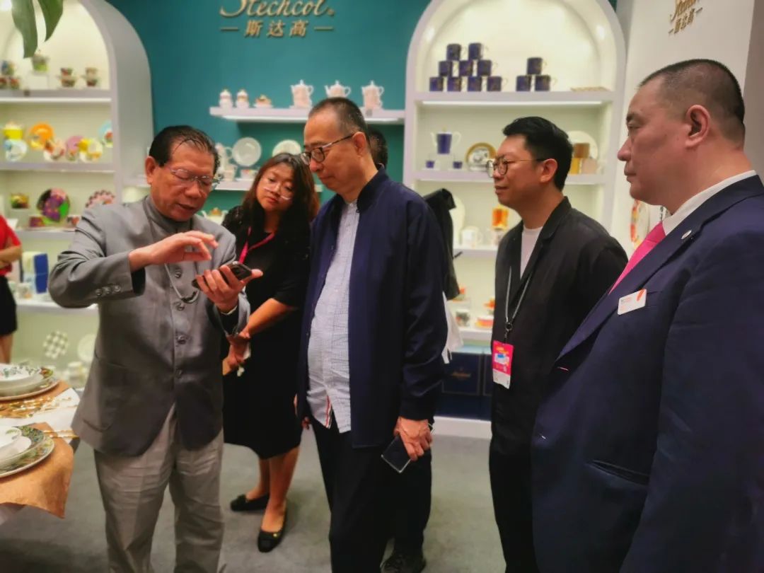 潘鲁生：工艺品礼品走进大众生活