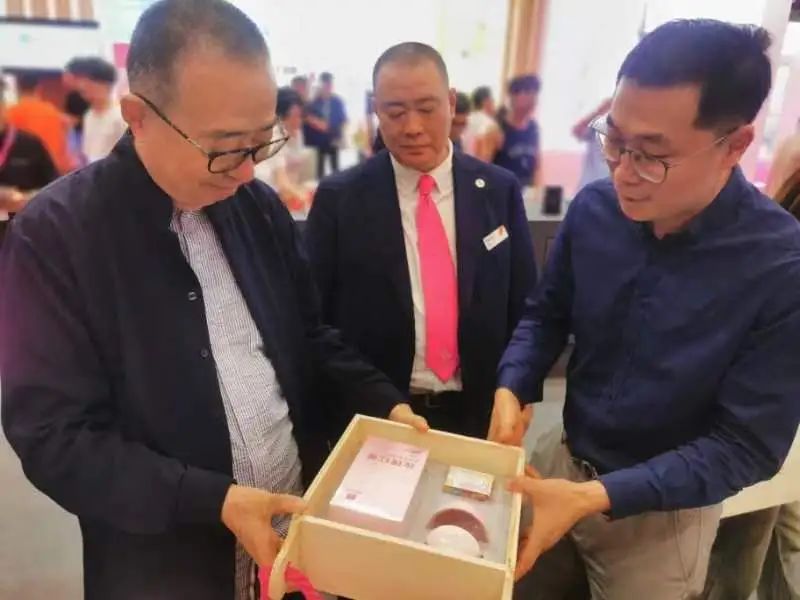 潘鲁生：工艺品礼品走进大众生活