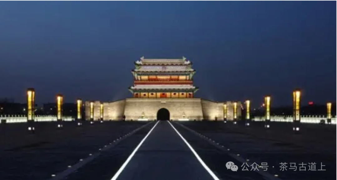 随舒建新一起漫步在北京中轴线，打开老北京尘封的记忆……
