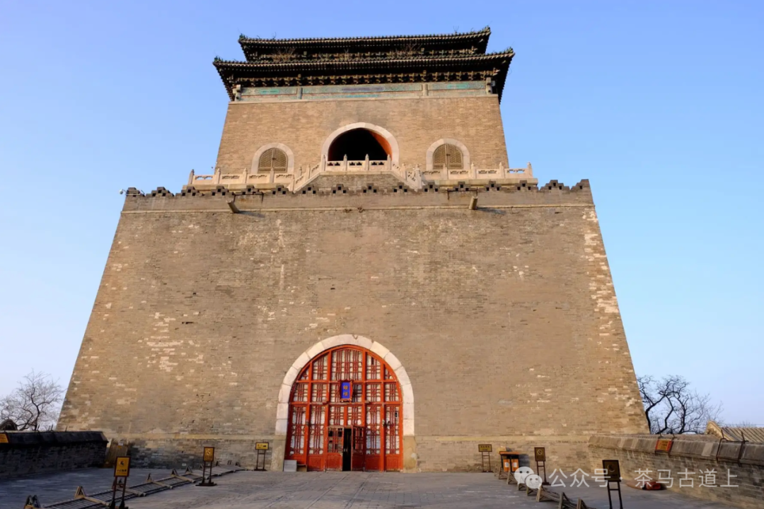 随舒建新一起丈量古都中轴线的昔日今朝，感受盛世的宁静
