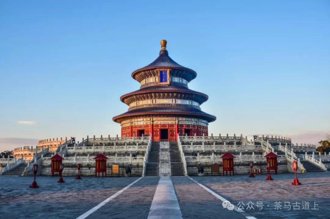 随舒建新一起丈量古都中轴线的昔日今朝，感受盛世的宁静
