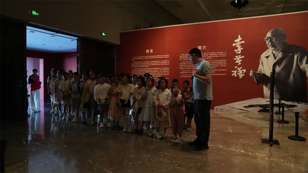 共抒家国情丨济南市美术馆（济南画院）举办“囊中满是爱·童聚美术馆”端午活动