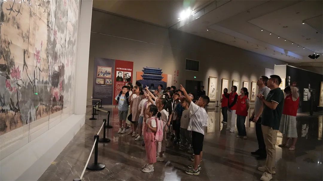 共抒家国情丨济南市美术馆（济南画院）举办“囊中满是爱·童聚美术馆”端午活动