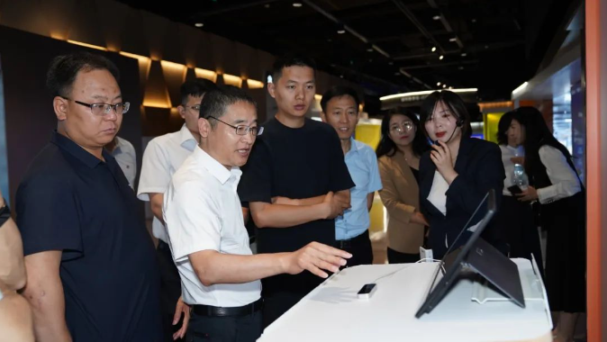 探“灯塔”，觅指南 | 中国电气装备集团交流团走进卡奥斯