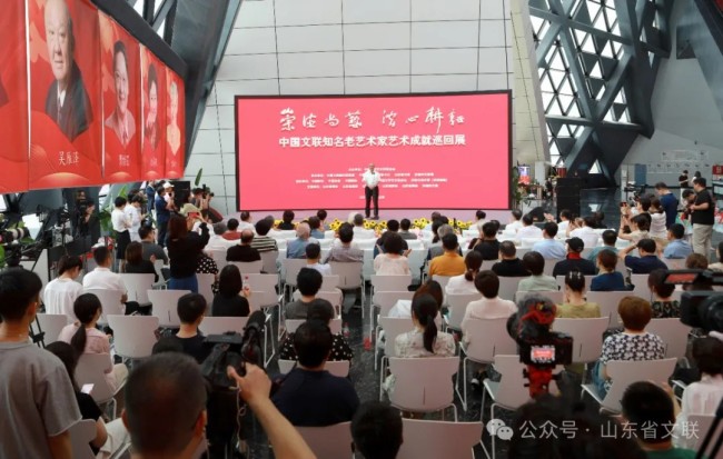 “崇德尚艺 潜心耕耘——中国文联知名老艺术家艺术成就巡回展”在济南市美术馆（济南画院）举办