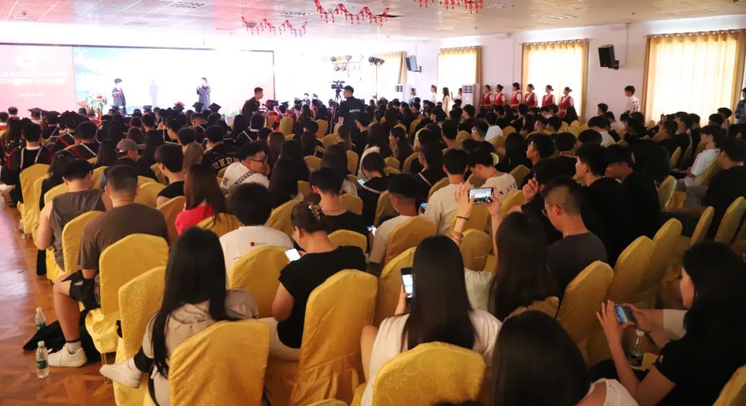 骊歌未央 再续华章丨山东艺术设计职业学院隆重举行2024届毕业生毕业典礼
