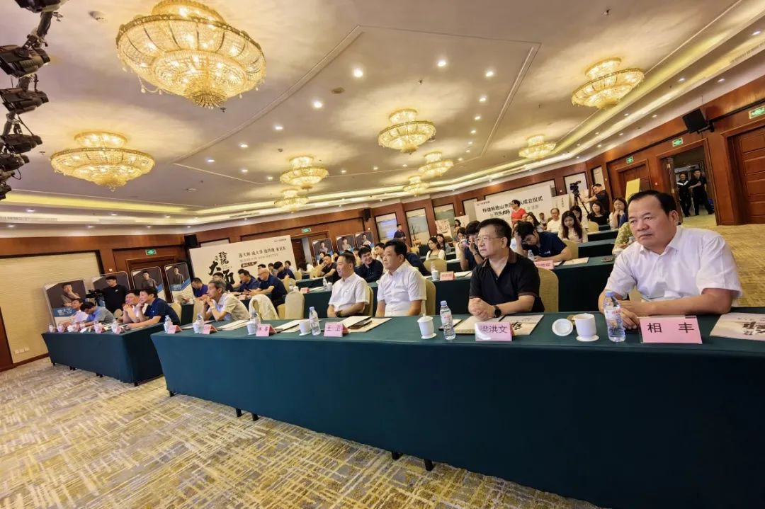 纵横棋道，一路前行|玲珑轮胎携手山东围棋队盛装亮相