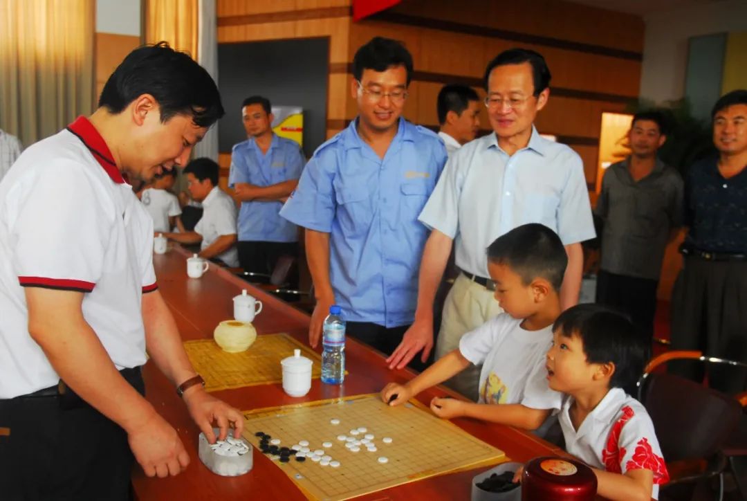 纵横棋道，一路前行|玲珑轮胎携手山东围棋队盛装亮相