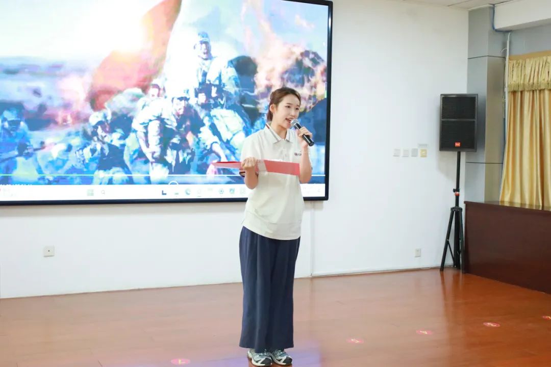 潍坊青州市工信局机关党委与云门酒业党委联合举办“七一”主题朗诵会：以诗颂党，共筑红色梦