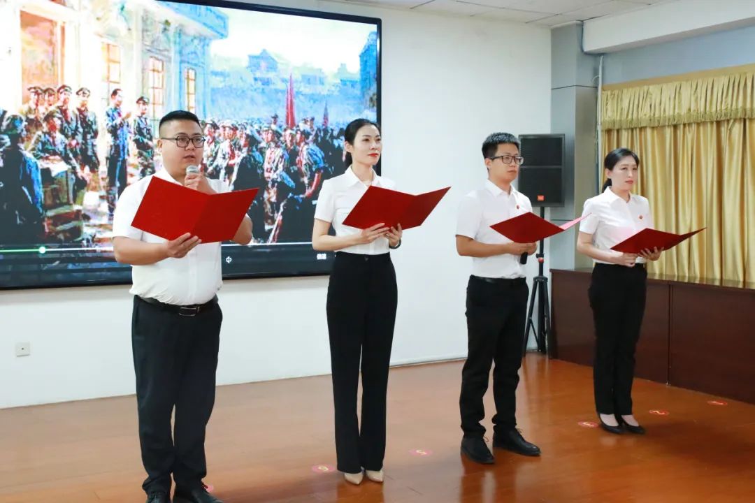 潍坊青州市工信局机关党委与云门酒业党委联合举办“七一”主题朗诵会：以诗颂党，共筑红色梦