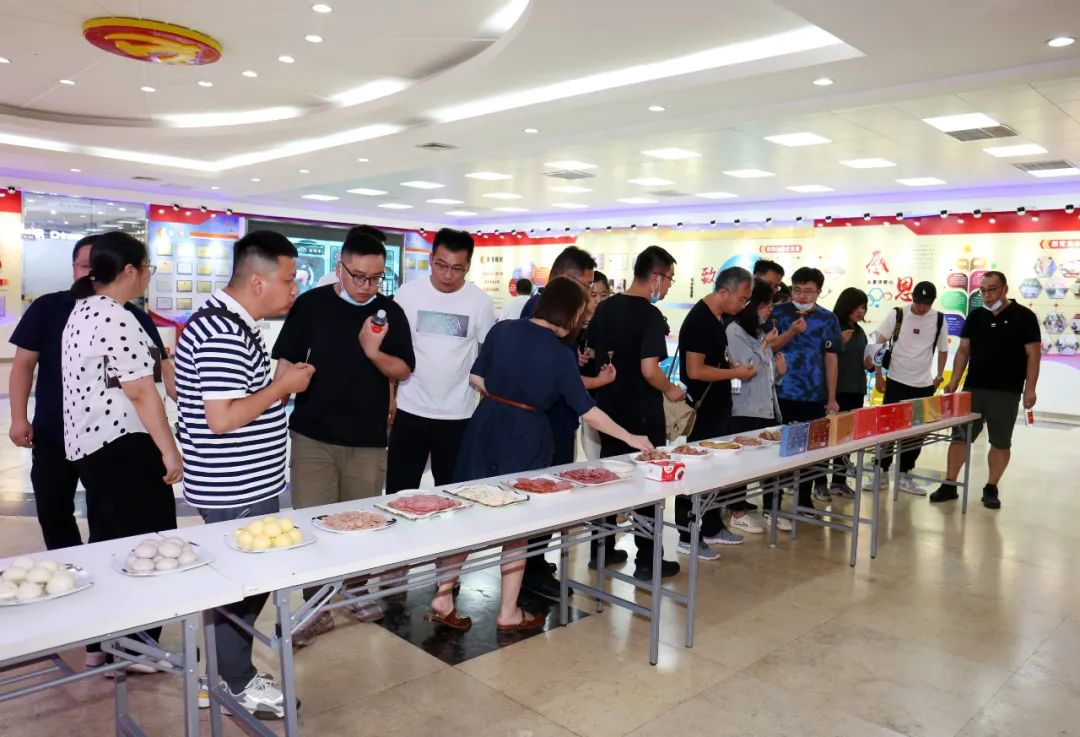 山东省“走在前 开新局”采访组走进得利斯，重点聚焦预制菜产业发展
