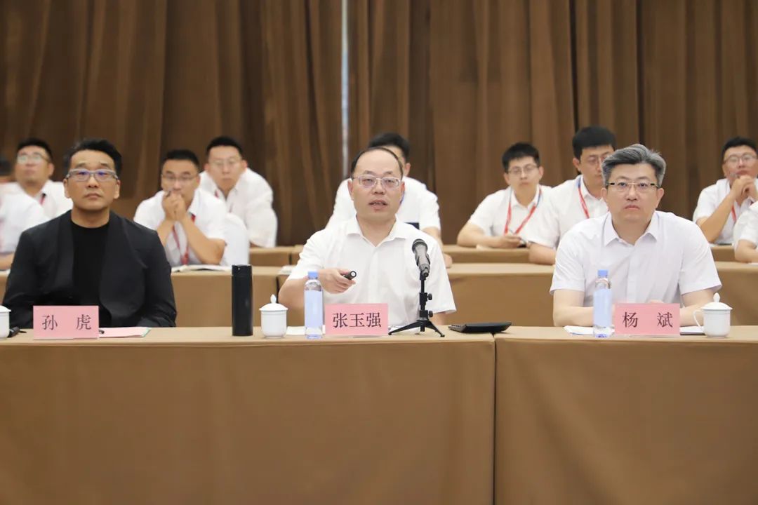 让设计助力地产项目成为城市的地标封面和名片——潍坊恒信集团与广州山水比德设计公司签署战略合作协议
