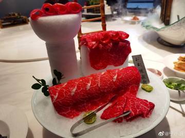 大v宁小浪：在济南和牛先生 品尝a5牛肉