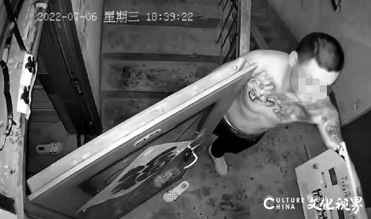 烟台莱阳警方通报“母女进家门被雨衣男拖拽”：嫌疑人已被刑拘