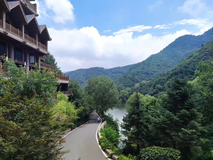 旅游文化学者牛国栋：炎炎夏日去南山，南山南有大高尖
