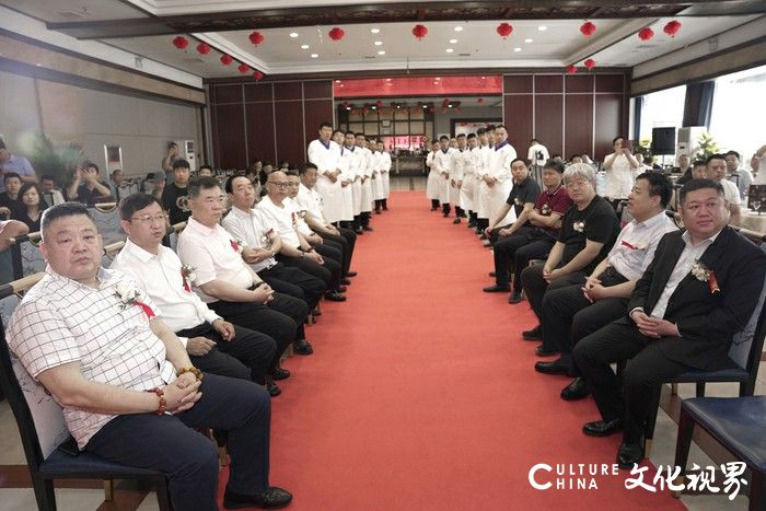 “兰儒智禚厨艺交流品鉴会”在济举办，烹饪网红禚洪奎新收19名爱徒