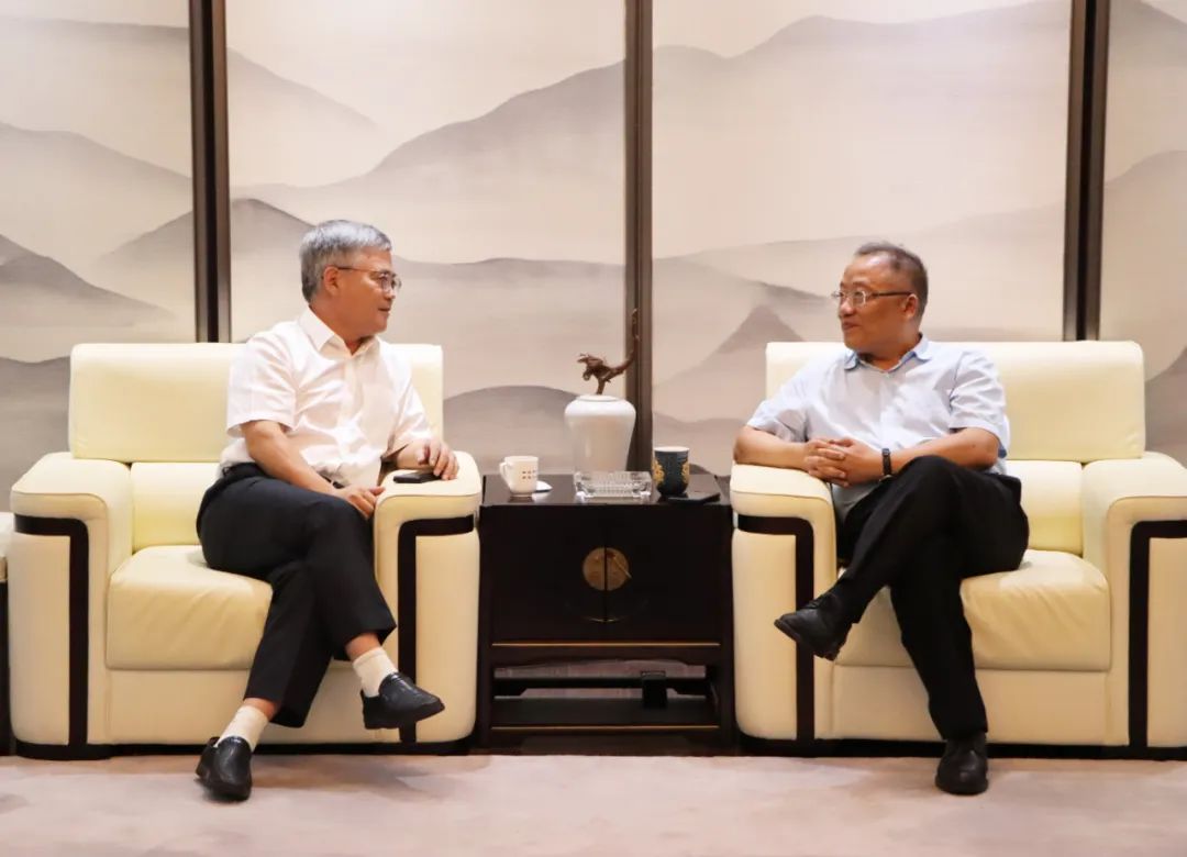 菏泽市国资委主任司品供一行到康桥律所参观交流