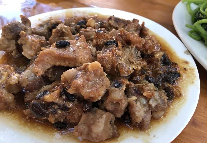 十八酿、豆豉宴、黄焖鸡！去广西袖珍古镇吃最绝的三道菜 | 赏味