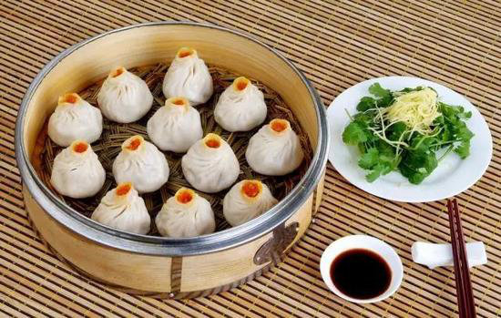 吃货自驾哪里去？国内必去的11条美食街！