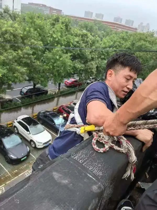 海尔为受灾区提供全方位支持，免费检测和维修家电产品