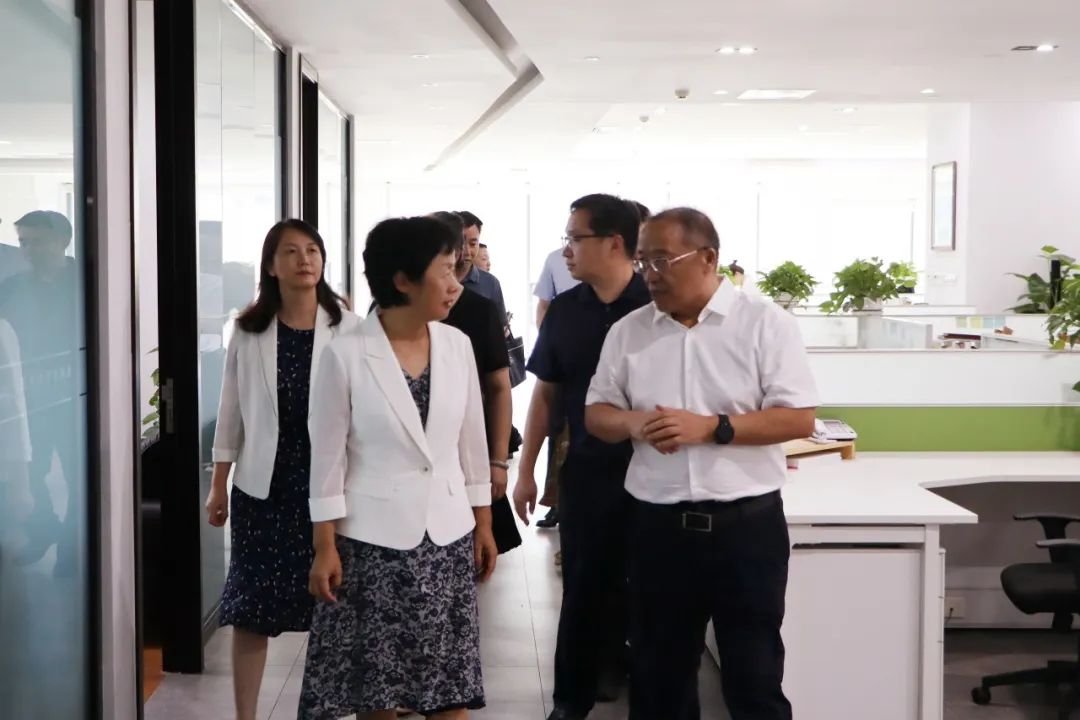 山东省委统战部副部长张静一行到康桥律所调研新的社会阶层人士统战工作