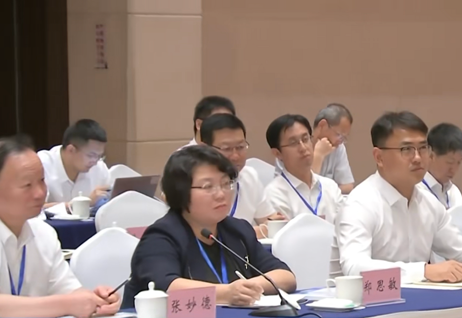 得利斯集团党委书记、董事长郑思敏应邀出席陕西省农业龙头企业招商恳谈会