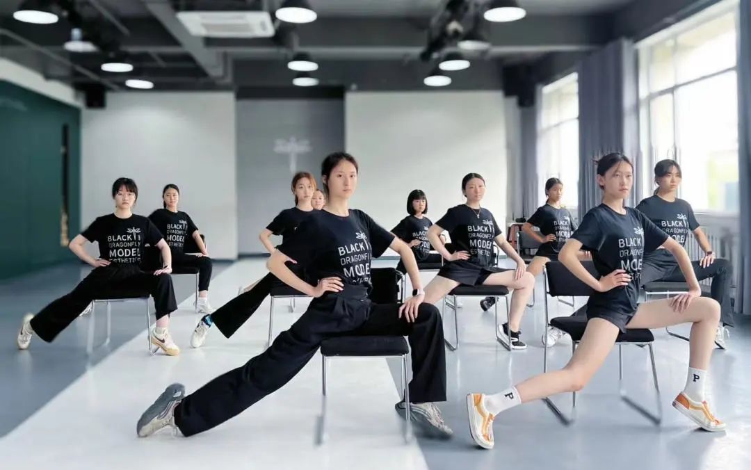 此时好，一生好 | ​黑蜻蜓“有模有样”青少年形体美育班完美收官