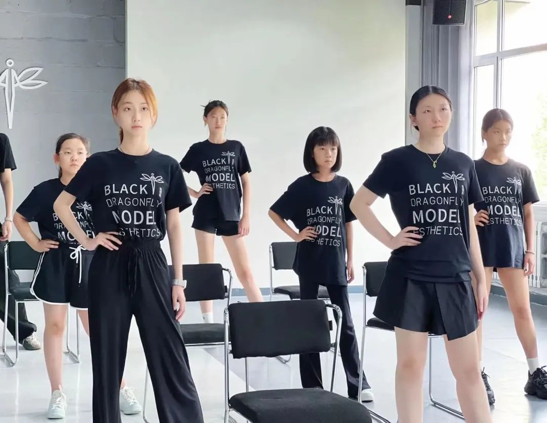 此时好，一生好 | ​黑蜻蜓“有模有样”青少年形体美育班完美收官