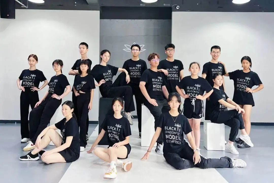 此时好，一生好 | ​黑蜻蜓“有模有样”青少年形体美育班完美收官