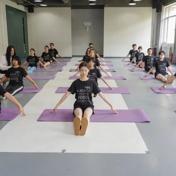 此时好，一生好 | ​黑蜻蜓“有模有样”青少年形体美育班完美收官