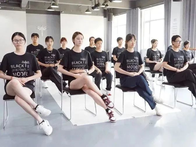 此时好，一生好 | ​黑蜻蜓“有模有样”青少年形体美育班完美收官