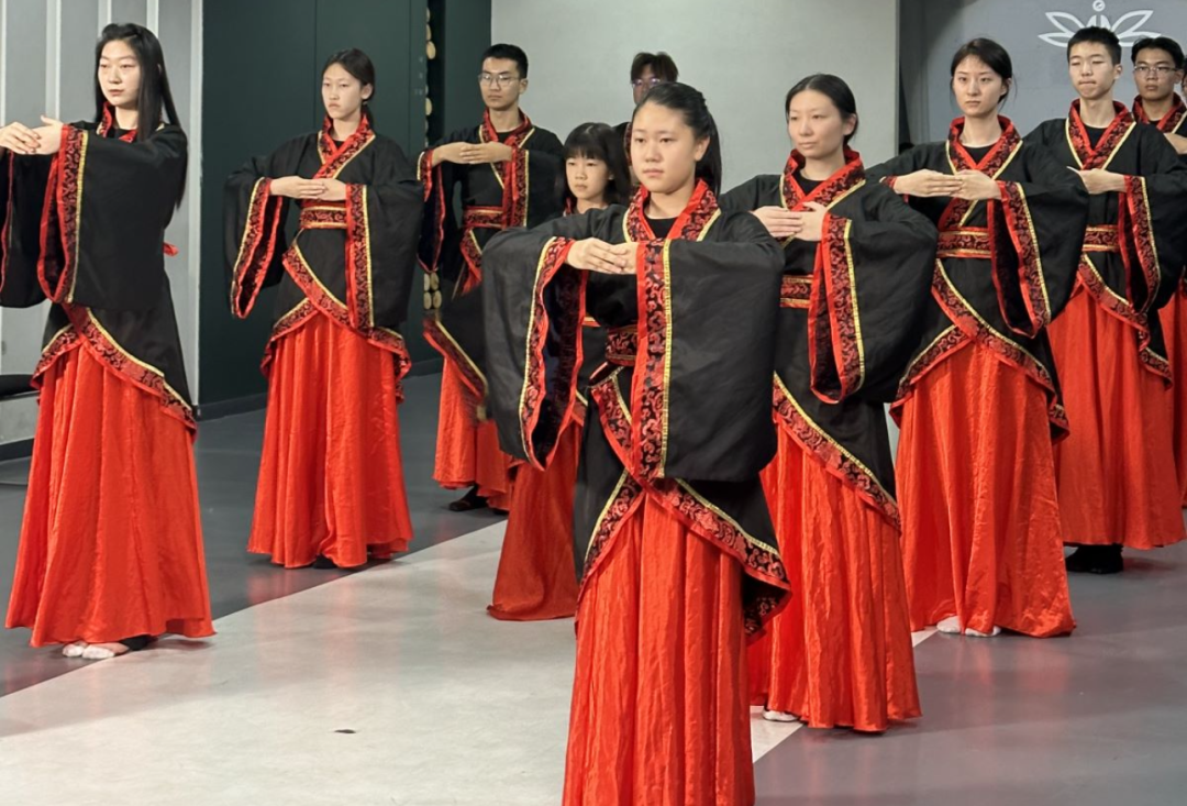 此时好，一生好 | ​黑蜻蜓“有模有样”青少年形体美育班完美收官