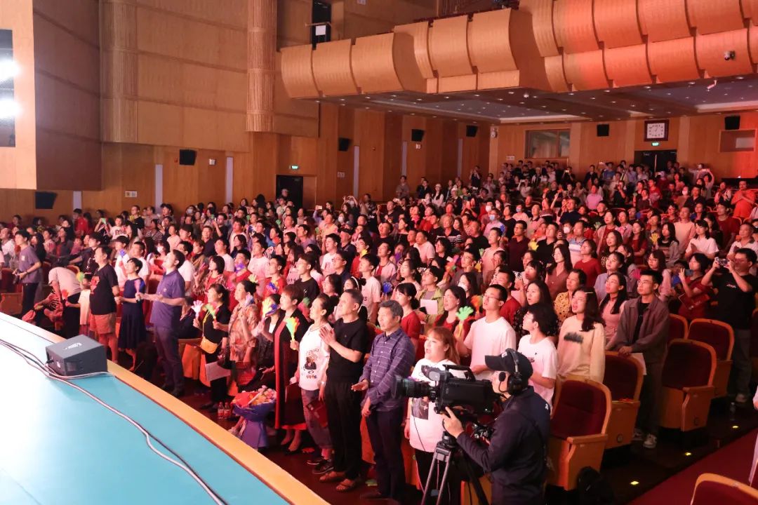 《中国经典民歌展演》第二站 | 刘和刚领衔走进中国人民大学，致敬每一位辛勤园丁