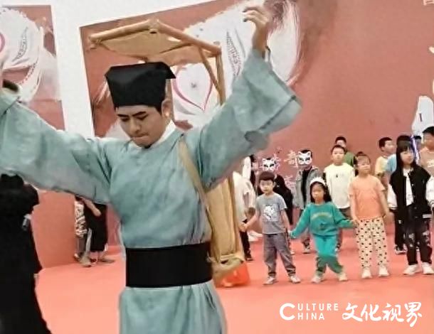 淄博聊斋园被游客质疑演出虚假宣传要求退票，发道歉信后却又删除