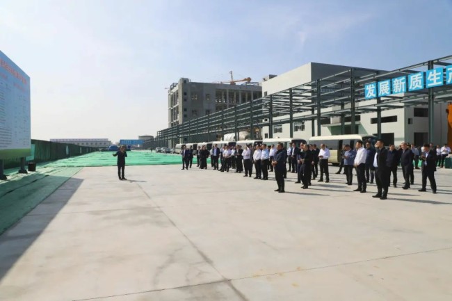 山东省委金融办与省直金融部门及金融企业相关领导一行到华泰化工绿色海洋新材料产业基地观摩指导