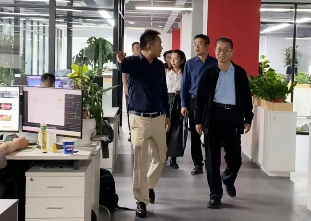 山东省住房和城乡建设厅党组成员、副厅长周善东一行到汉宸集团调研指导工作