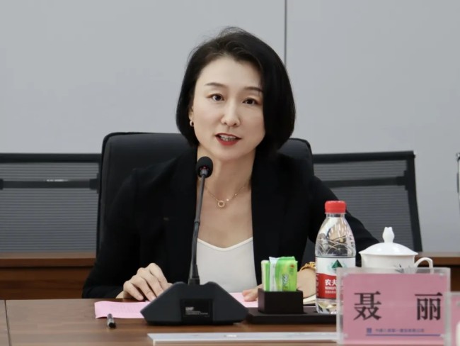 中建八局一公司党委副书记、工会主席聂丽荣获“全国优秀工会工作者”称号